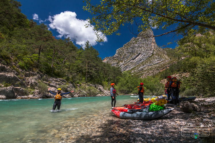 photo cano raft air boat canoe verdon